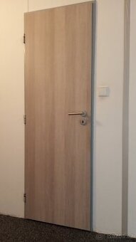 Vnitřní bytové dveře.