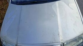 Kapota  škoda fabia 1  oloupaný.  lak