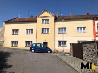 Prodej rodinného domu o velikosti 410 m2 na pozemku o veliko