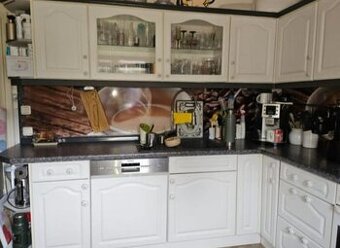 Bílá venkovská kuchyně s vestavěnými spotřebiči,5387