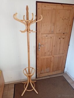 Dřevěný věšák