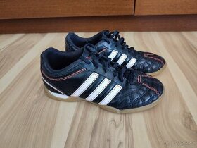 Černé boty sálovky tenisky Adidas 32/33 stélka 20,5cm
