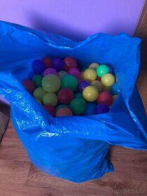 Plastové balónky,míčky…