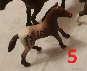 6. Koně zn. Schleich, Pintobiánská klisna, Appaloosa hříbě - 1