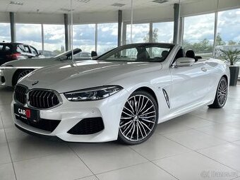 BMW M850i xDrive,Cabrio,Max.Výbava