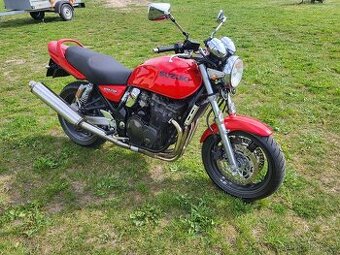 Suzuki gsx 750 inazuma
