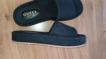 GUCCI pantofle černé, vel 39