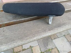 loketní opěrka peugeot