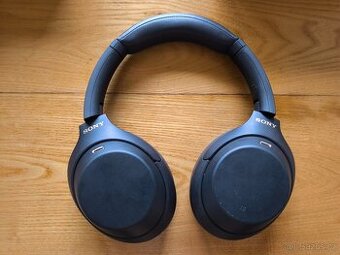 Sony WH-1000XM4 - s aktivním potlačením okolního hluku