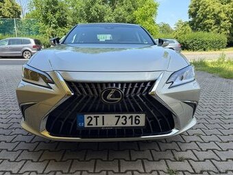 Lexus ES 300h 9/2023