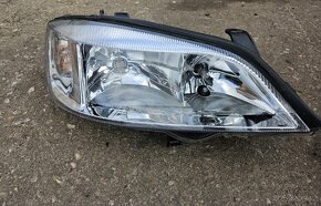 Opel Astra G přední světlo.