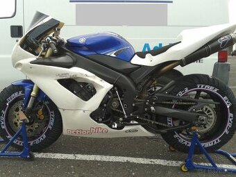 Yamaha R1 okruhovka