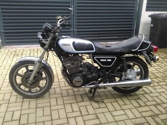 Yamaha XS 750 - 1
