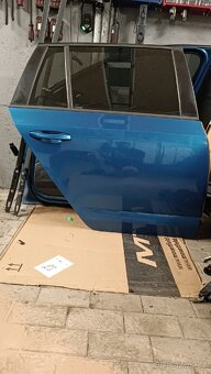 Zadní pravé dveře Octavia 3 combi LF5W 8x8x - 1