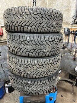 215/60 R17 Nokian zimní 4kusy