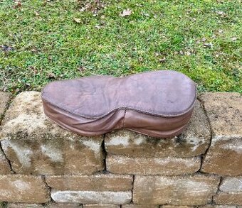 Jawa CZ kyvacka - sedlo kytara