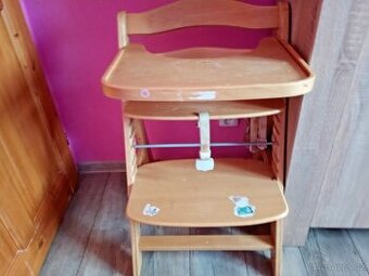 Dřevěná jídelní židlička