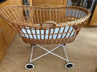 Mojžíšův koš na kolečkách