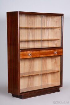 Knihovna / vitrína - č.2207