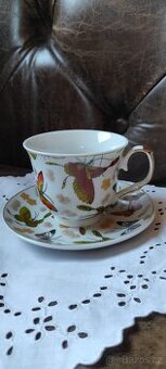 Porcelánový hrníček s podšálkem