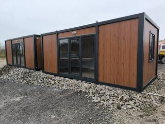 stavební buňka s velkým prosklením pro nenáročné