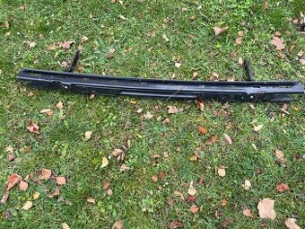 VW Golf mk2 orig. výztuha přední nárazník