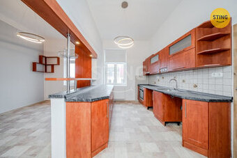 Pronájem bytu 3+1 v rodinném domě, 134018