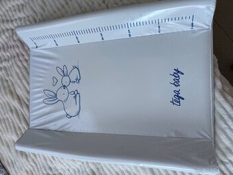 Podložka na přebalovací pult