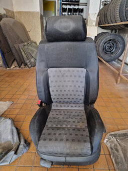 Přední sedačky Golf IV, Octavia I