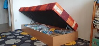 JEDNOLŮŽKOVÁ POSTEL S ÚLOŽNÝM PROSTOREM