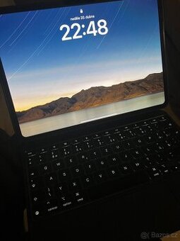Ipad pro m4 11 256gb s klavesnici a mysi