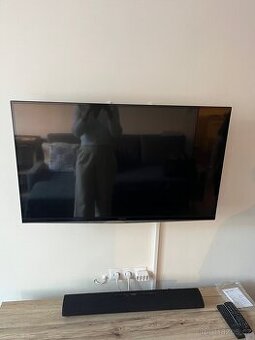 TV Toshiba + soundbar Panasonic