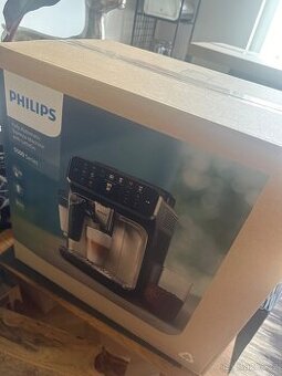 Kavovar Philips latteGO 5500 - ledová kava novy