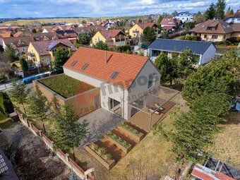 Prodej stavebního pozemku 1230 m2 v Dolních Jirčanech