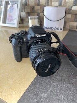 Canon EOS 2000D+Objektiv 18-55mm+Baterie a nabíječka