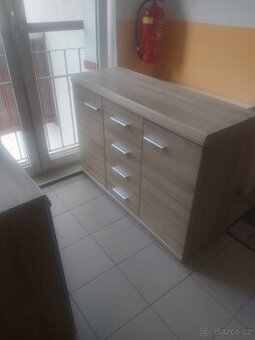 Prodám dvě identické komody