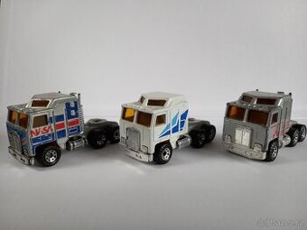 MATCHBOX CONVOY- KENWORTH - rezervované
