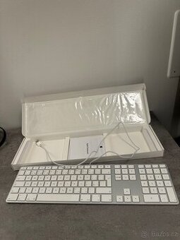 Apple Wired Keyboard