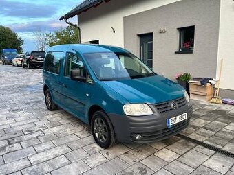 Volkswagen Caddy 1,6 MPI , TAŽNÝ, 5 MÍST