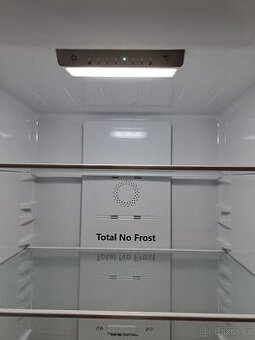 Kombinovaná lednice Hisense