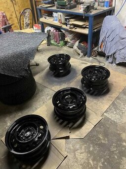 Plechové Disky 4x114,3 R15 67,1 Hyundai Elantra - 1