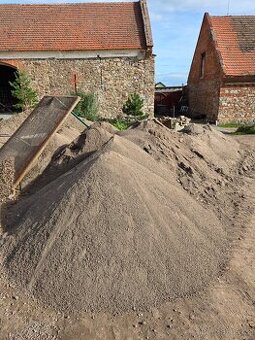 Katrovaná hlína a ornice s dopravou – Příbram a okolí