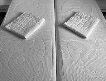 Matrace 90 x 200 cm - 2 ks + chrániče matrací