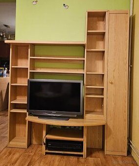 TV stěna s policemi a skříňkou