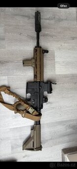 Airsoft zbraň s příslušenstvím