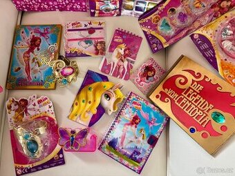 Set z licence Mia a já