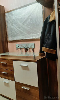 Nábytek do předsíně