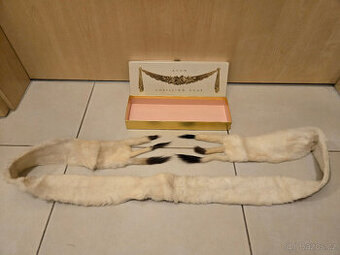 Vintage set šálu a krabičky z 1934