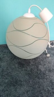 Skleněný lustr, koule průměr 28 cm, zánovní.