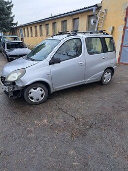 ND z Toyota Yaris Verso 1.4D-4D 55kW r.v. 2002
